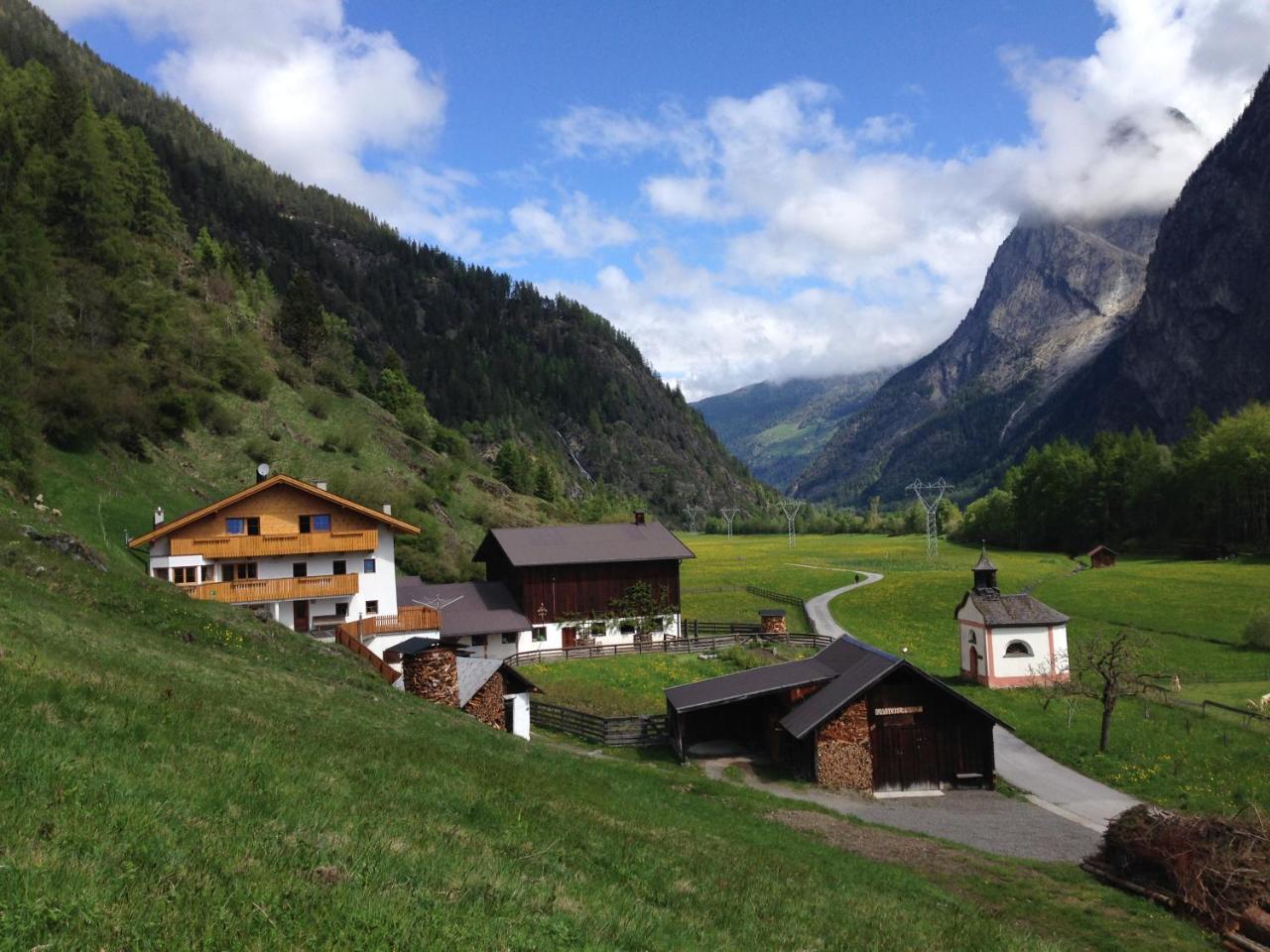 Michelas - Hof Umhausen Exterior photo